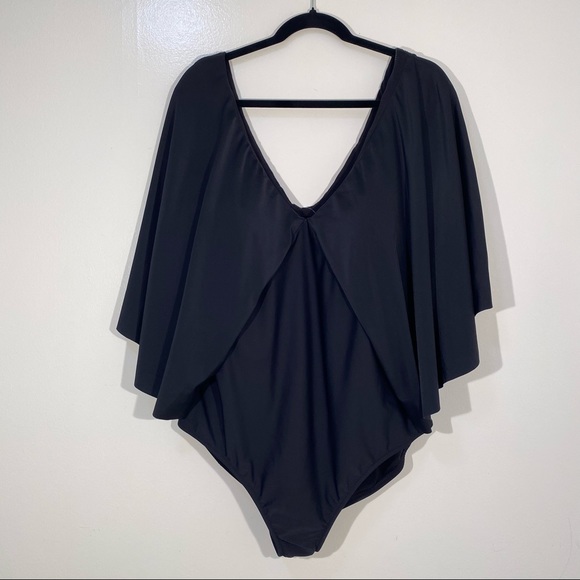 Raisins Curve Black Stingray Plus One Piece Swimsuit 22W - Picture 2 of 15